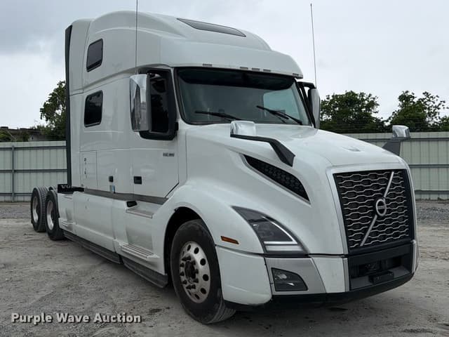 Image of Volvo VNL equipment image 2