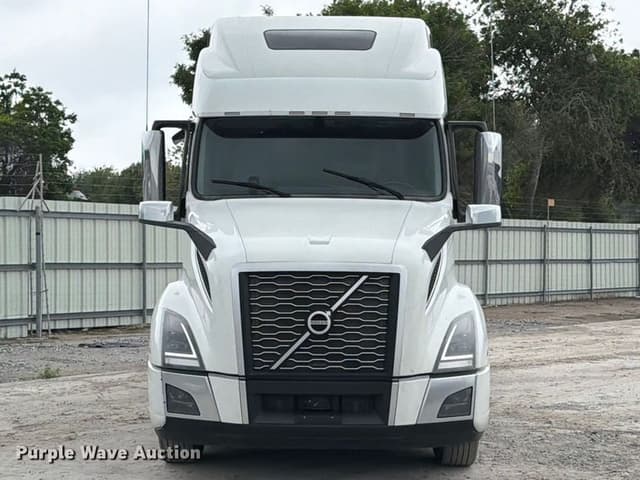 Image of Volvo VNL equipment image 1