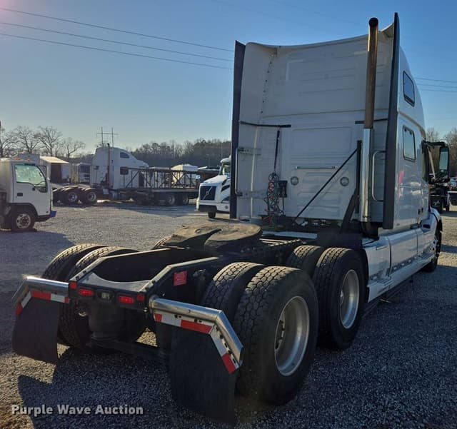 Image of Volvo VNL equipment image 4