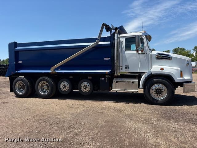 Image of Western Star 4700 equipment image 3