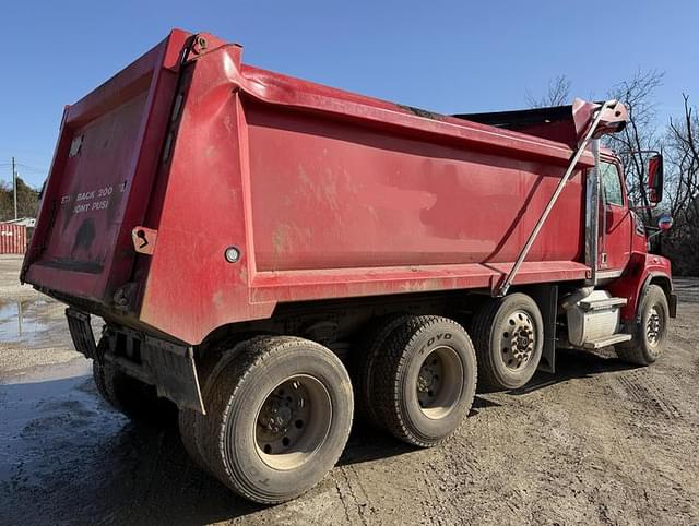 Image of Western Star 4700SB equipment image 3