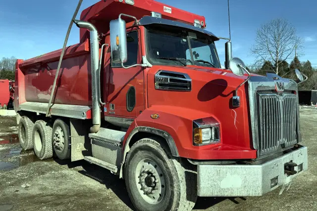 Image of Western Star 4700SBA equipment image 4