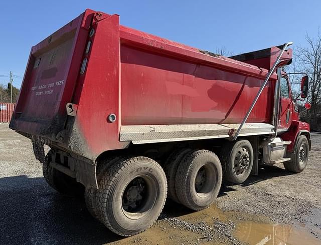 Image of Western Star 4700SB equipment image 3
