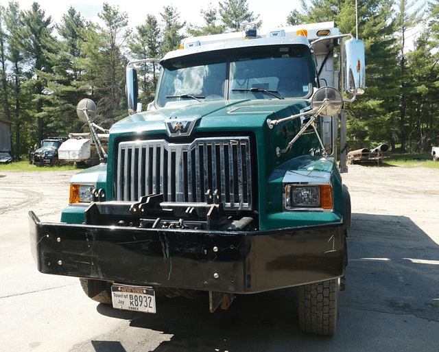 Image of Western Star 4700SF equipment image 1