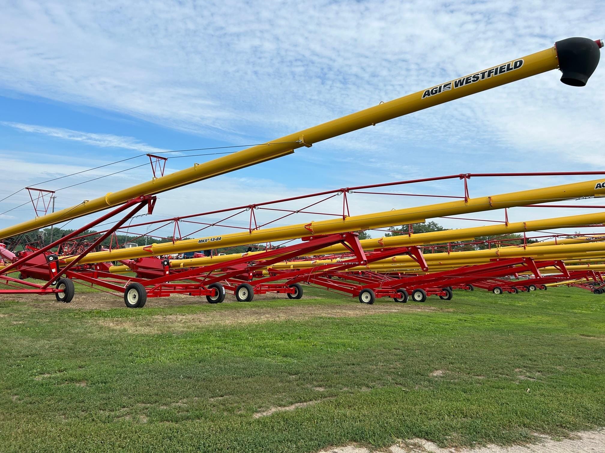 2023 Westfield MKX2 10-83 Equipment Image0