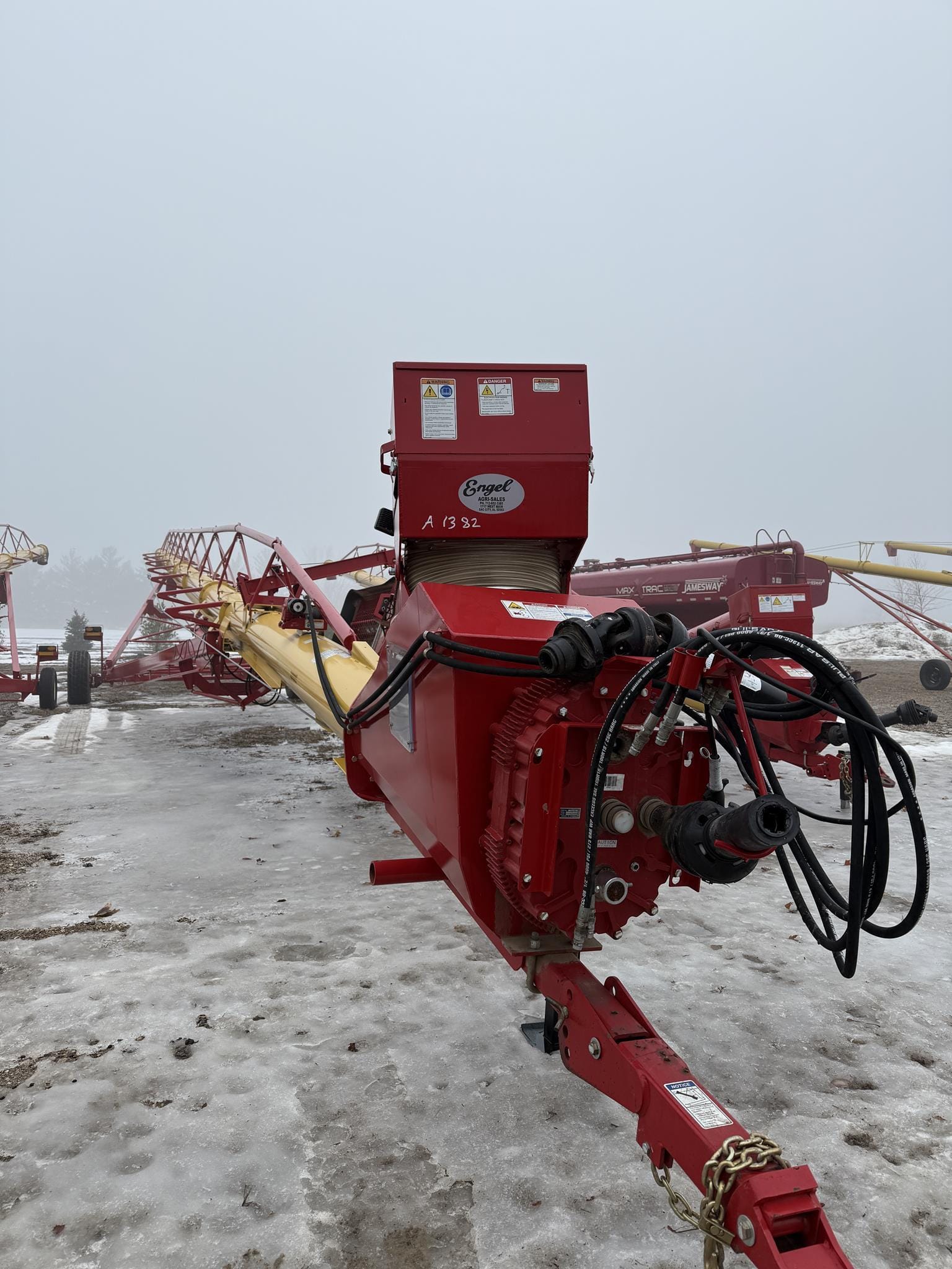 2023 Westfield MKX216125 Equipment Image0