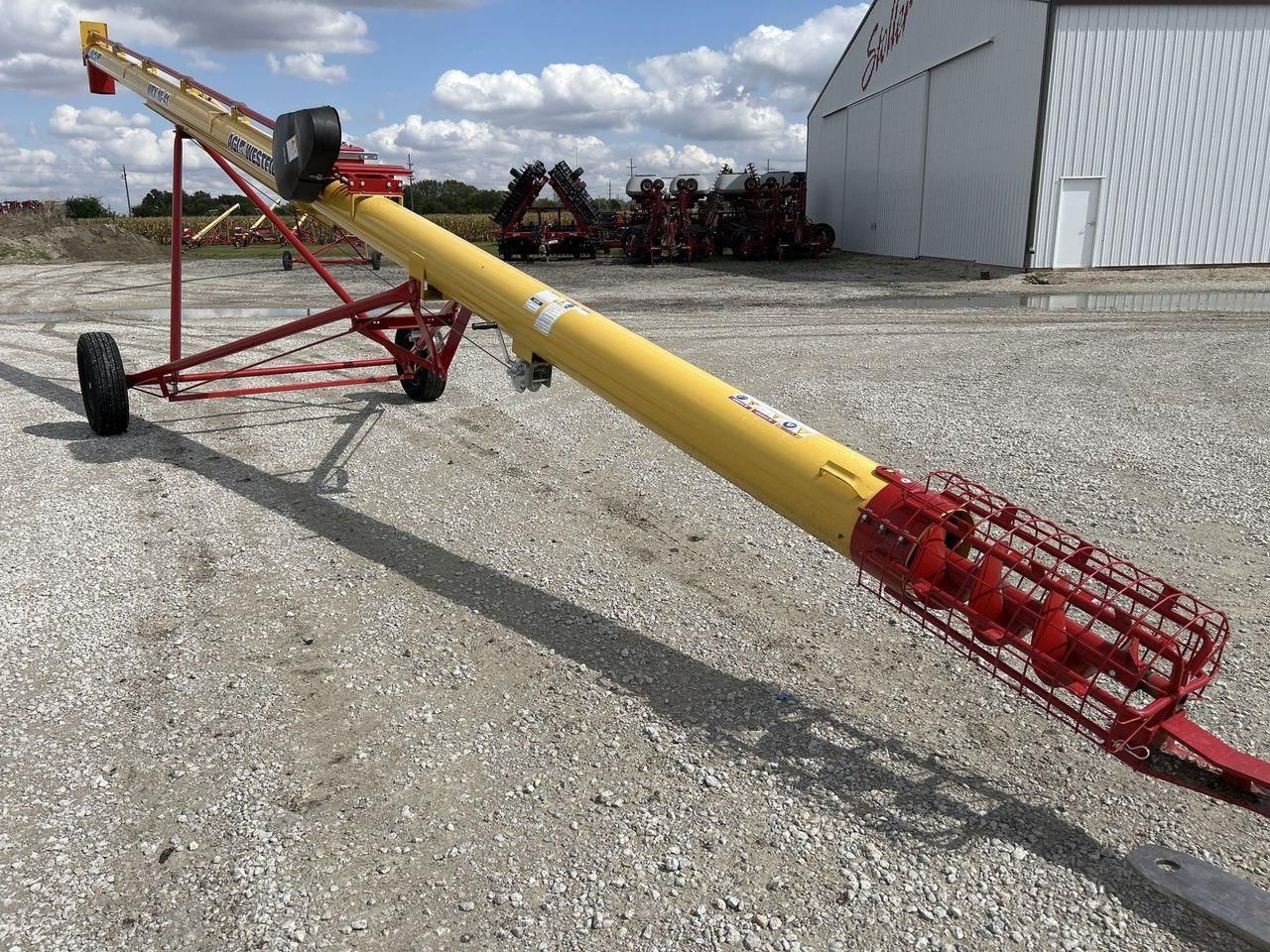 2023 Westfield WRX10-41 Equipment Image0