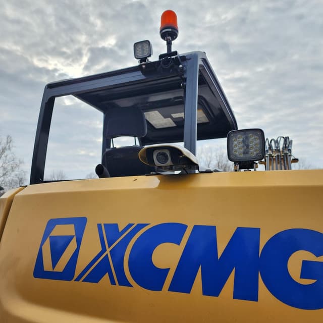 Image of XCMG XE80U equipment image 4