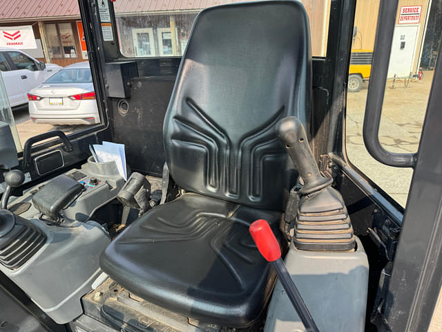 Image of Yanmar Vio35-6A equipment image 3