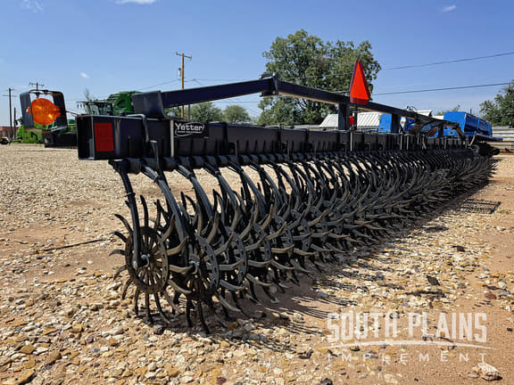 Image of Yetter 3428 equipment image 2