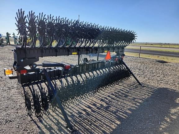 Image of Yetter 3528 equipment image 4