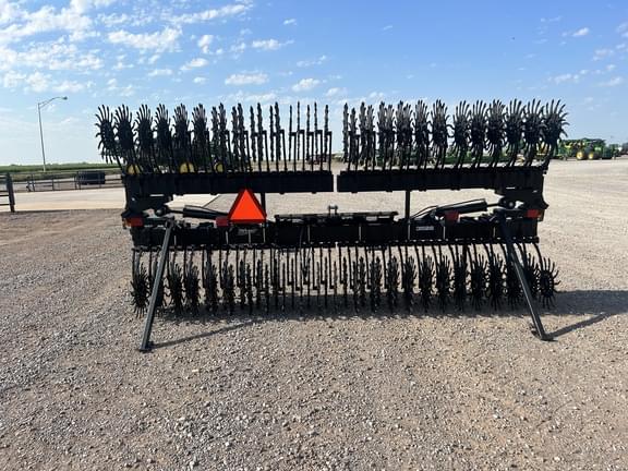 Image of Yetter 3528 equipment image 3