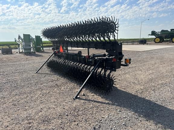 Image of Yetter 3528 equipment image 4
