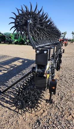 Image of Yetter 3530 equipment image 4