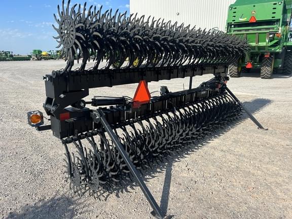 Image of Yetter 3530 equipment image 2
