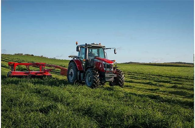 Image of Massey Ferguson 1376 equipment image 1