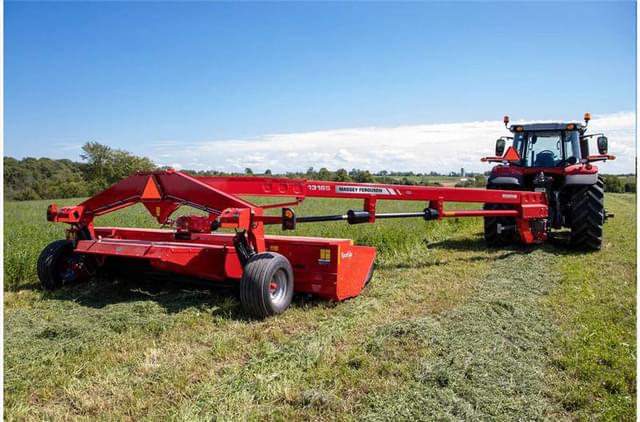 Image of Massey Ferguson 1376 equipment image 4