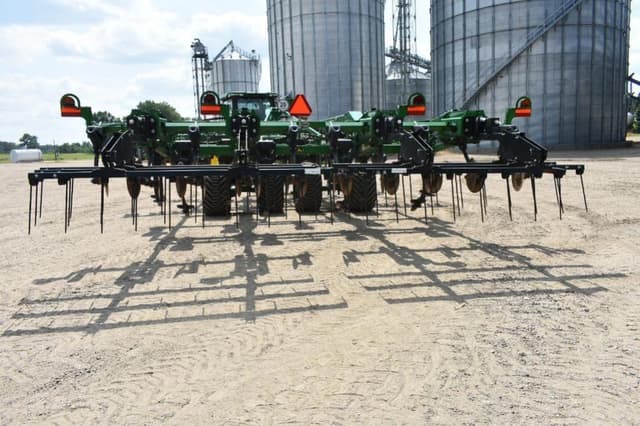 Image of John Deere 2730 equipment image 3
