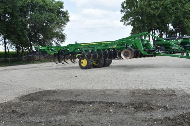 Image of John Deere 2730 equipment image 2