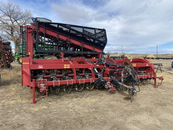 2024 Amity 2720 Equipment Image0