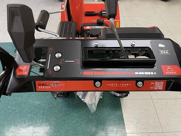 Image of Ariens Deluxe 24 equipment image 3