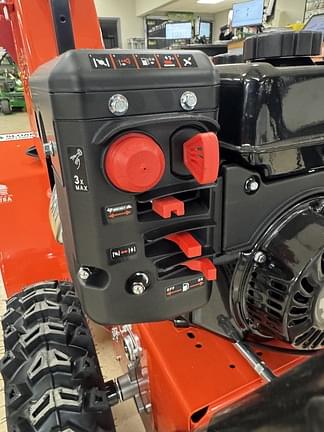 Image of Ariens Deluxe 28 equipment image 3