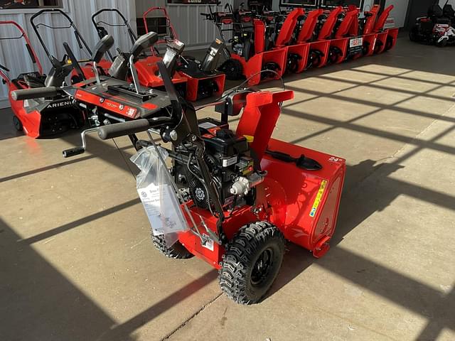 Image of Ariens Compact 24 equipment image 3