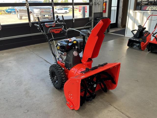 Image of Ariens Deluxe 28 SHO equipment image 1