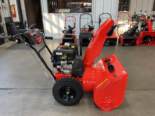 Image of Ariens Deluxe 28 SHO equipment image 2