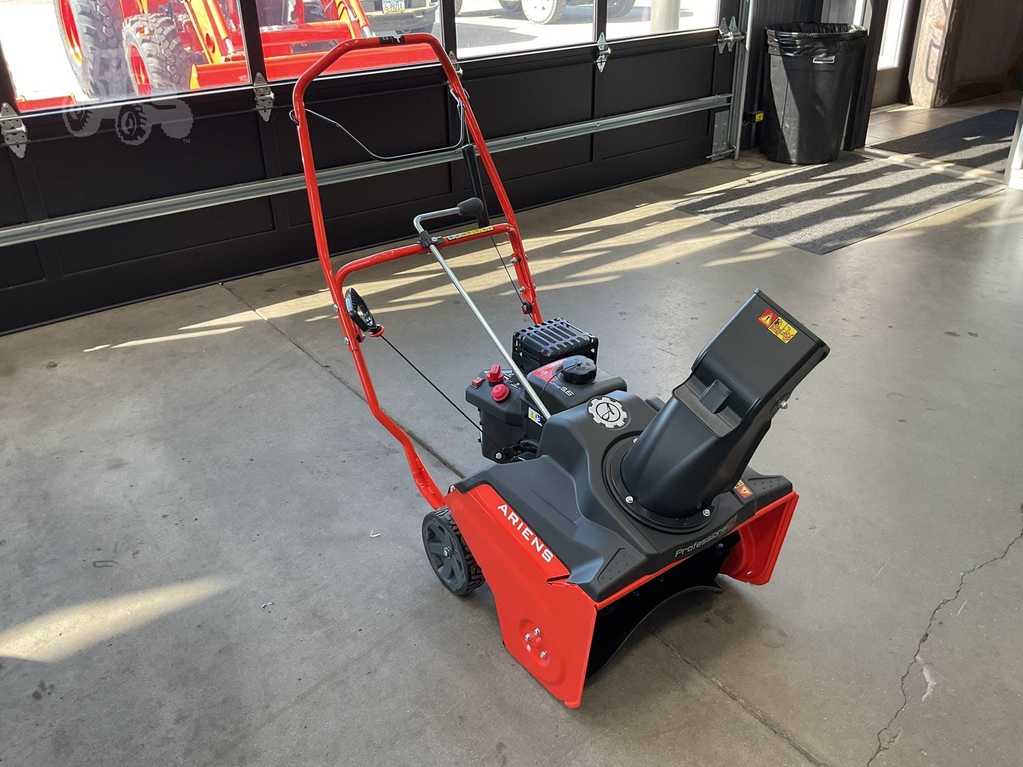 2024 Ariens Professional 21 SSRC Equipment Image0