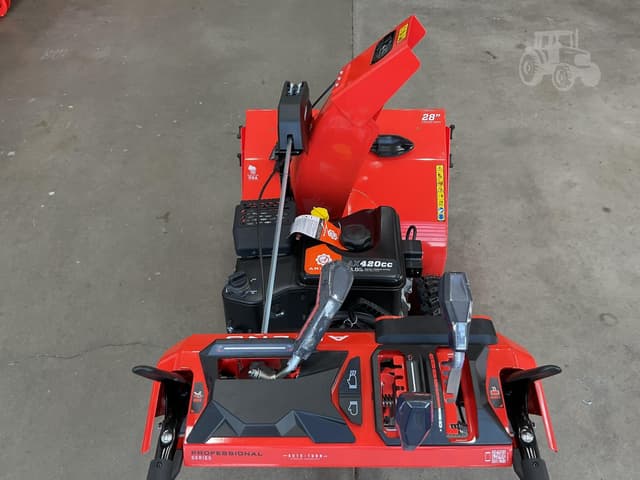 Image of Ariens Professional 28 equipment image 4