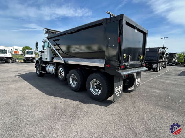 Image of Autocar DC64 equipment image 2