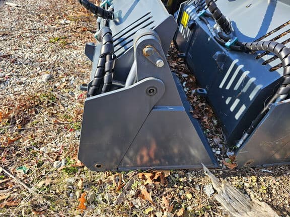 Image of AVANT 4 IN 1 Bucket Image 0