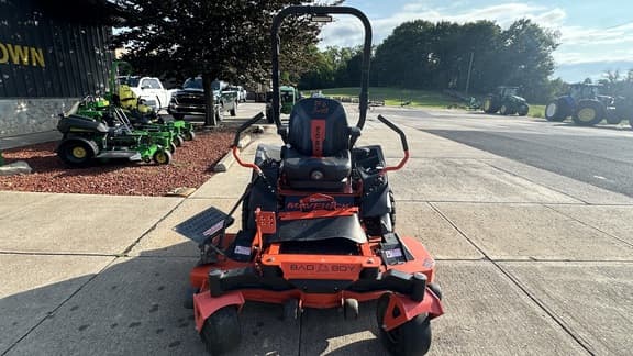Image of Bad Boy Maverick equipment image 2