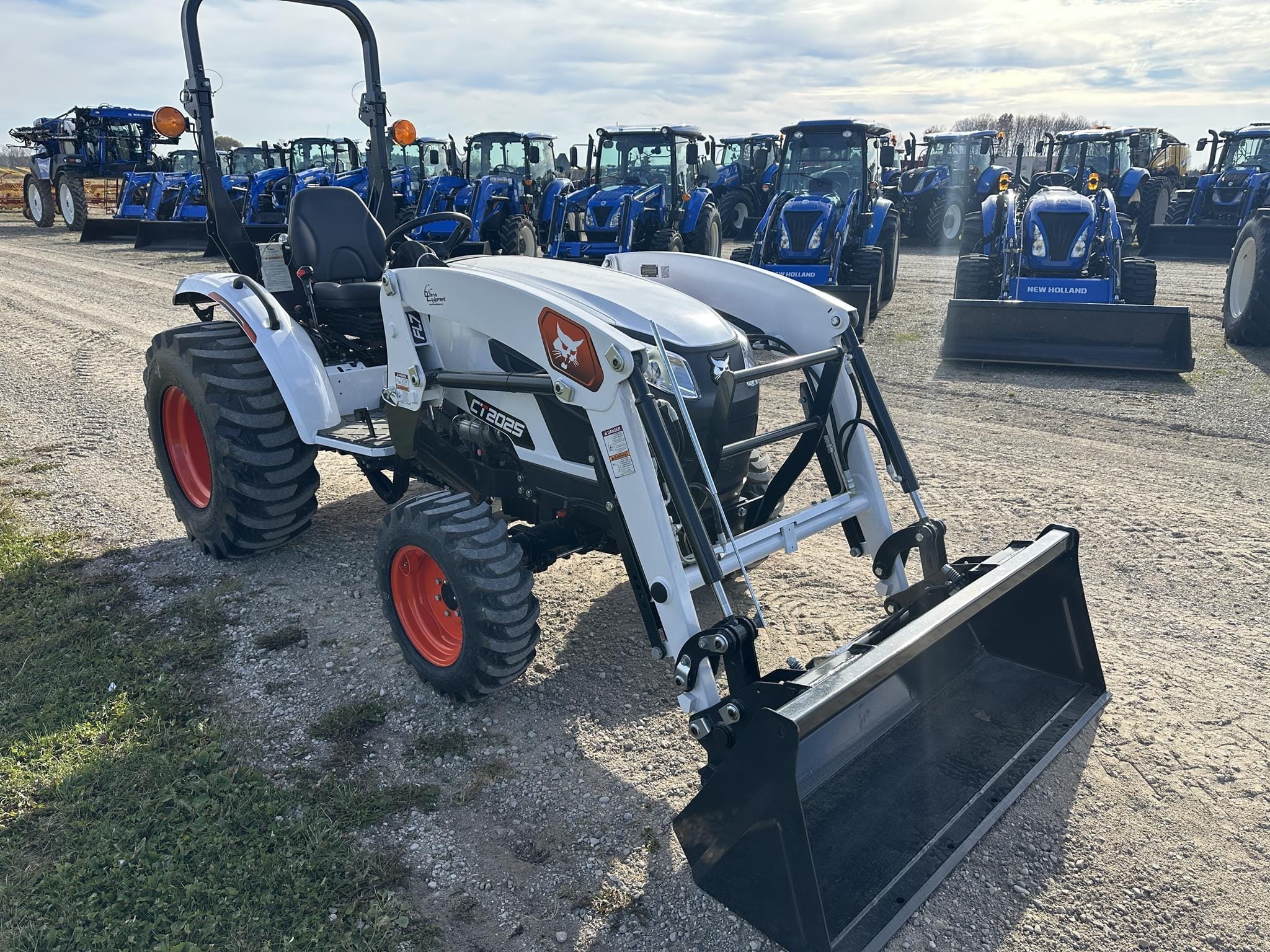 2024 Bobcat CT2025 Equipment Image0