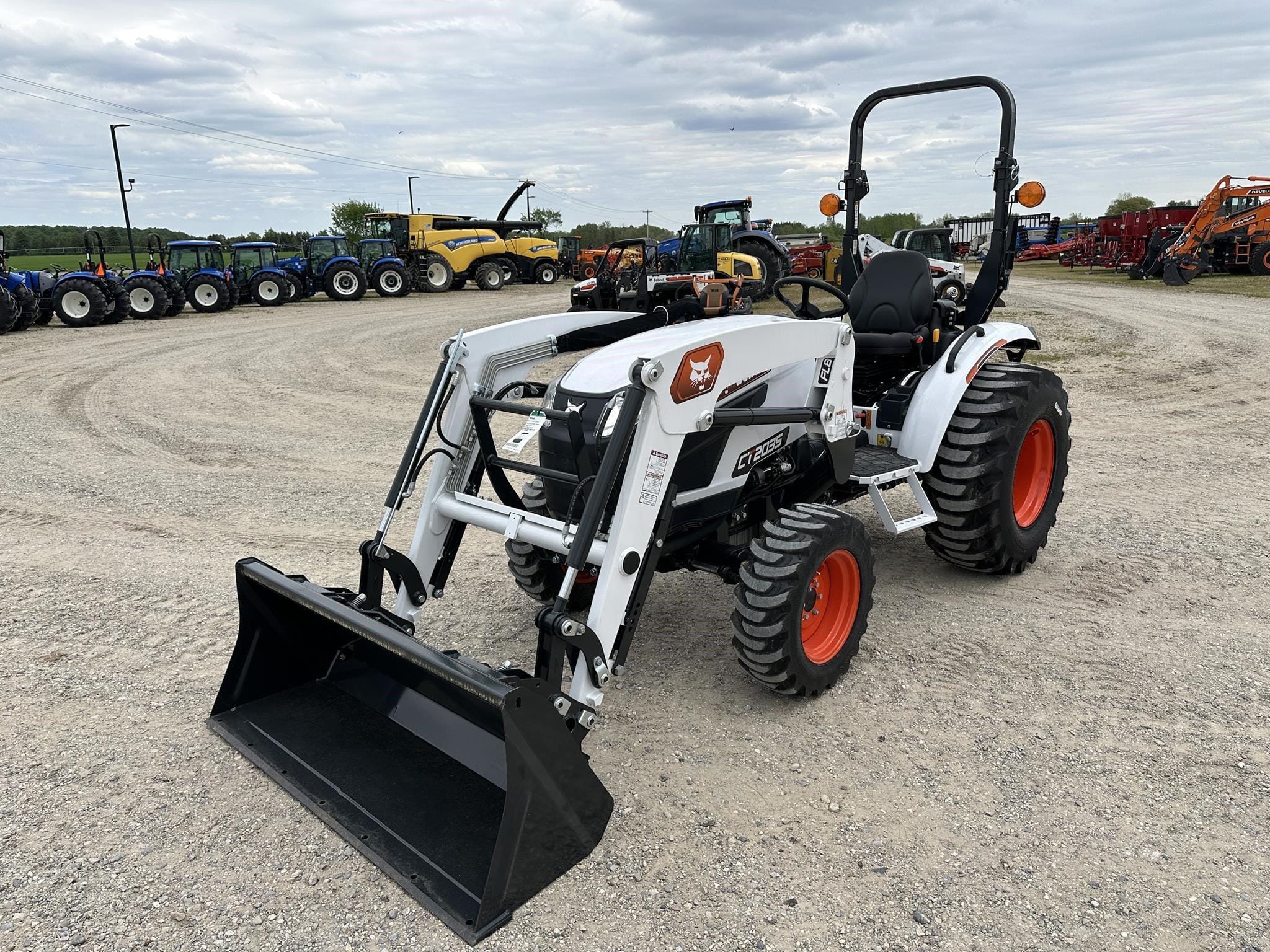 Main image Bobcat CT2035