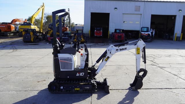 Image of Bobcat E10 equipment image 4