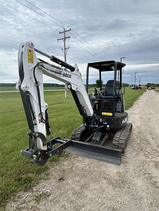 Image of Bobcat E26 equipment image 4