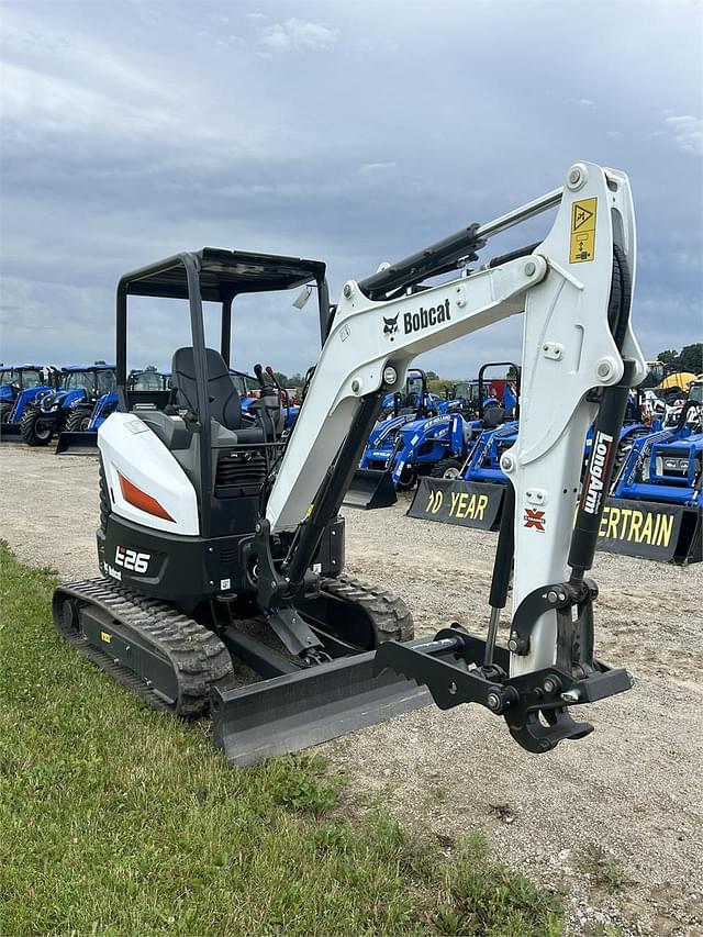 Image of Bobcat E26 equipment image 3