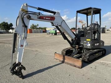 Main image Bobcat E32