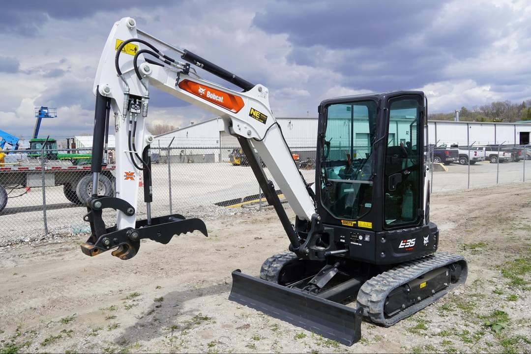 Image of Bobcat E35 Primary image
