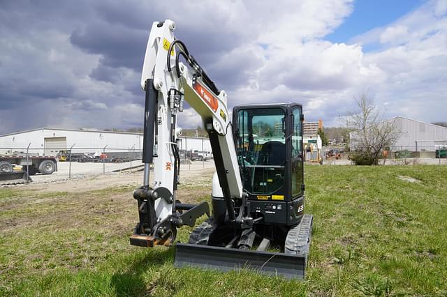 Image of Bobcat E35 equipment image 3