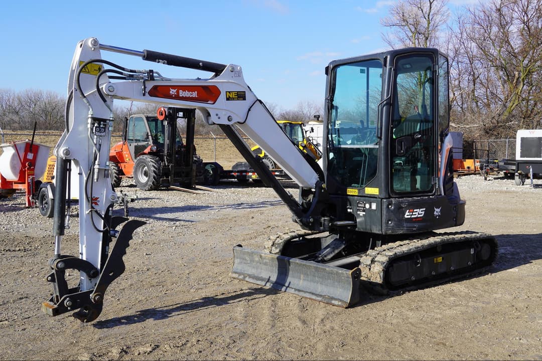 Image of Bobcat E35 Primary image