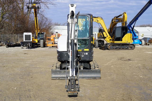 Image of Bobcat E35 equipment image 3