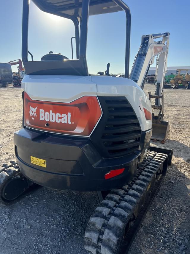 Image of Bobcat E35 equipment image 4