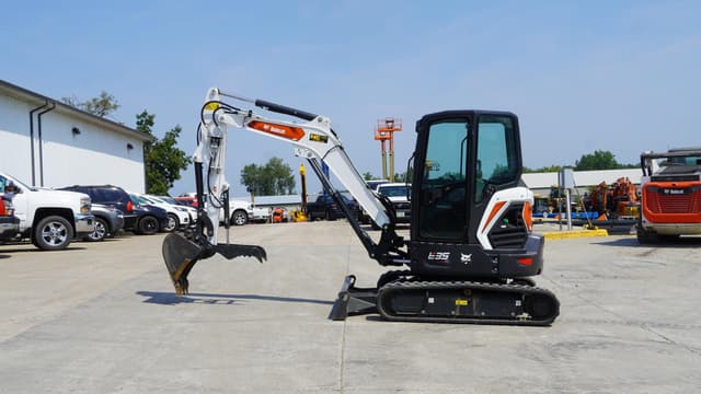 Image of Bobcat E35 equipment image 1