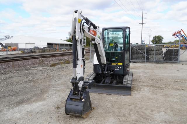 Image of Bobcat E35 equipment image 3