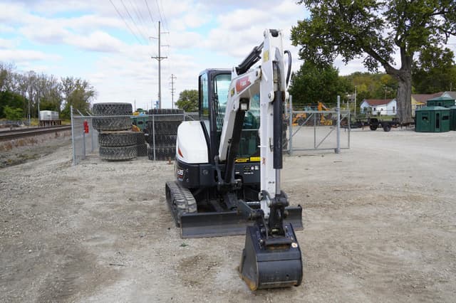 Image of Bobcat E35 equipment image 4