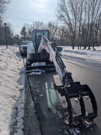 Image of Bobcat E35 equipment image 1