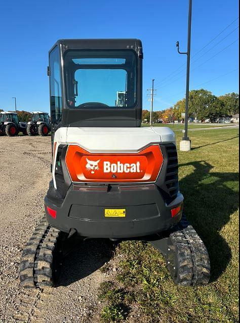 Image of Bobcat E35 equipment image 3